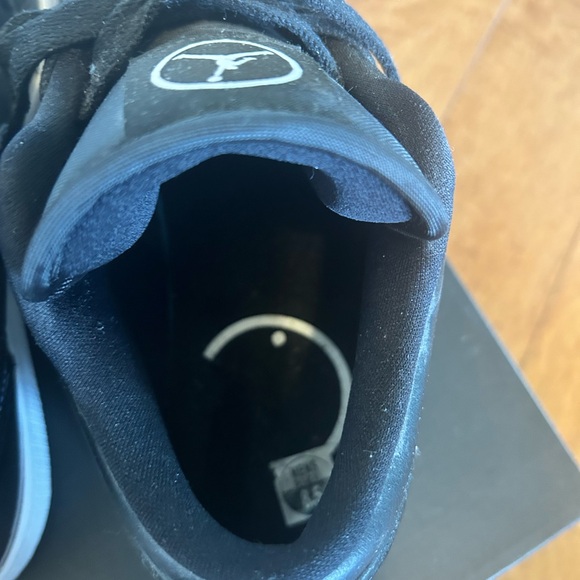 Set of 2 Air Jordan Sneakers in Black and Navy size 8.5 worn once - Picture 3 of 11